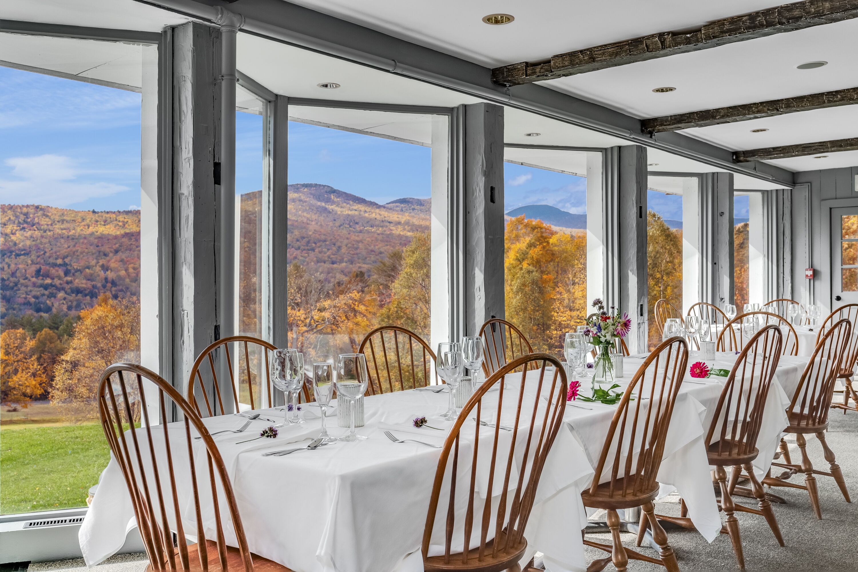 2 restaurants servant le petit déjeuner, spécialités Cuisine américaine