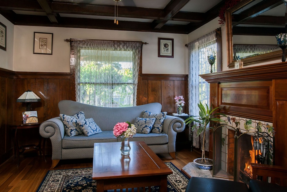 Calistoga Wine Way Inn by null