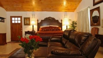 Værelse - privat badeværelse (Lady Jane's Cottage) | Individuelt design, individuel indretning, strygejern/strygebræt