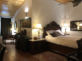 Carriage House West | Living area | Flat-screen TV, DVD player