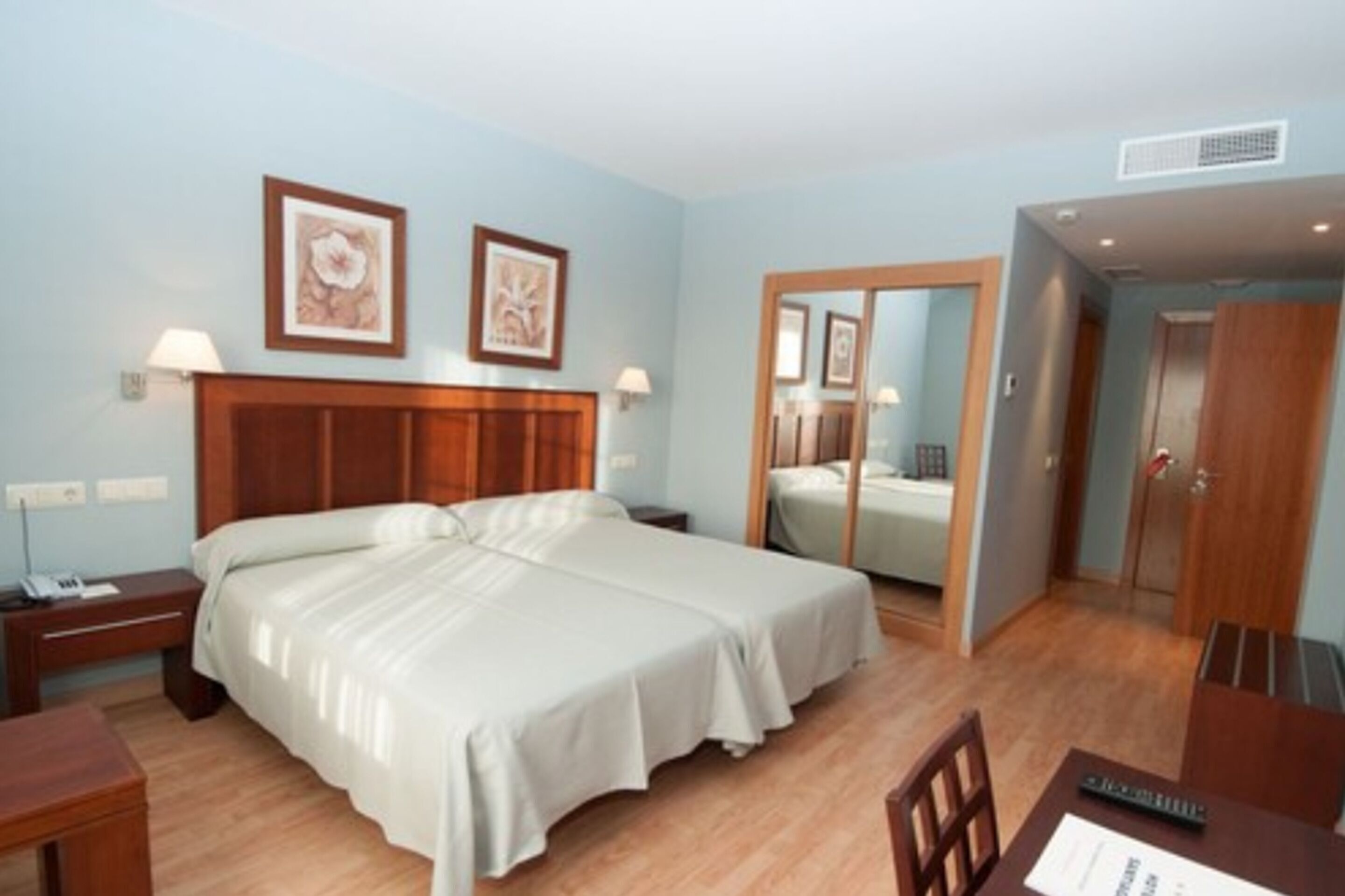 Minibar, in-room safe, desk, iron/ironing board