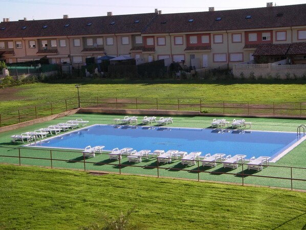 Outdoor pool, pool loungers