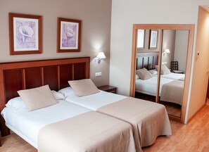 Double Room (dos camas)