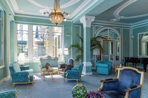 Lobby sitting area - Grand Hotel Menaggio (Menaggio)