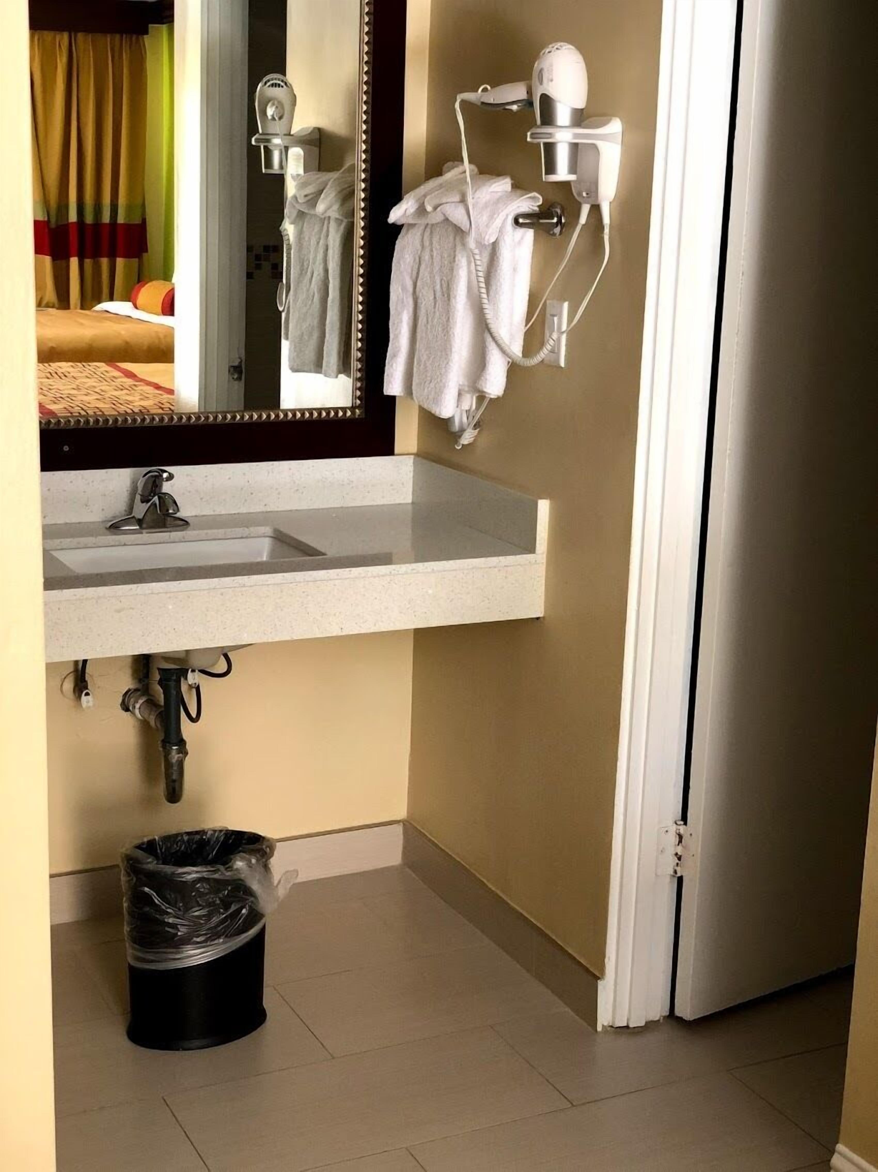 Photo - Imperial Inn Oakland