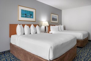 Individually furnished, desk, laptop workspace, blackout drapes - SureStay Plus Hotel by Best Western Lethbridge (Lethbridge)