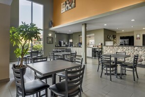 Restaurant - SureStay Plus Hotel by Best Western Lethbridge (Lethbridge)