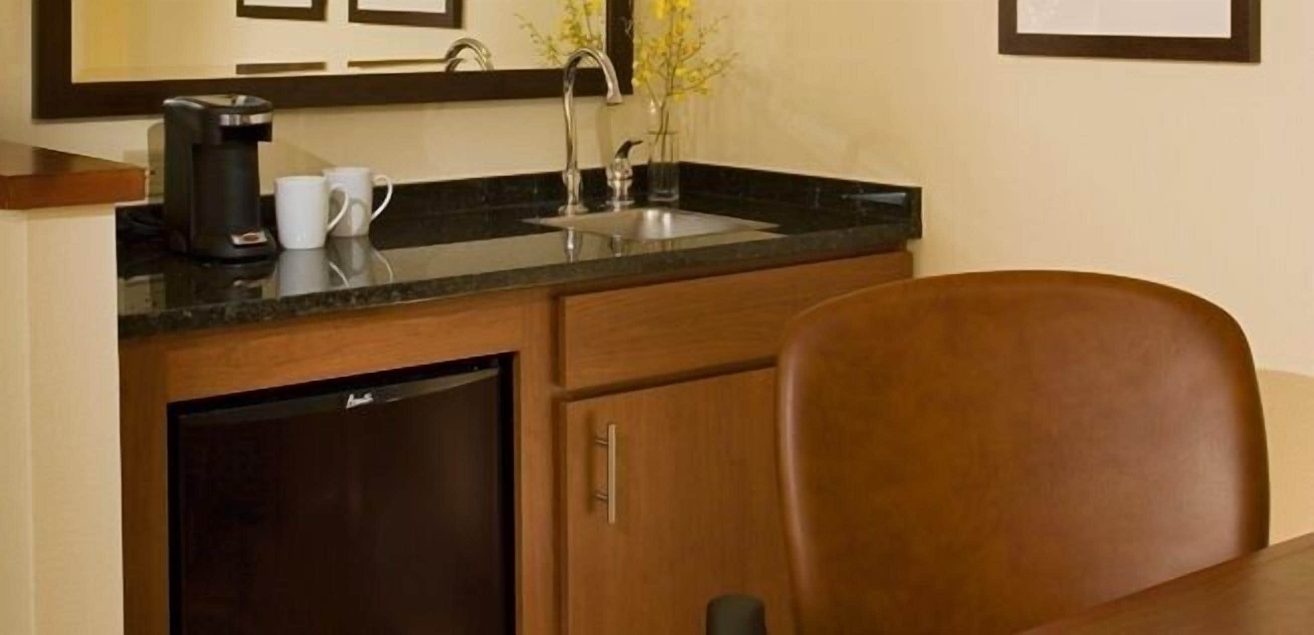 43-inch flat-screen tv with digital channels, tv