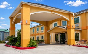 Front of property - Americas Best Value Inn & Suites Bush Intl Airport (Humble)