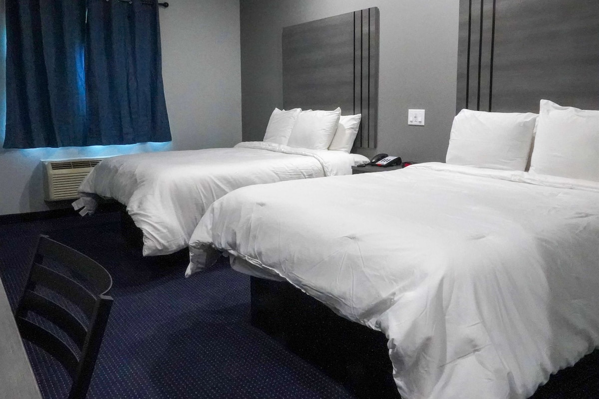 Suite, 2 Queen Beds, Non Smoking | Individually decorated, individually furnished, desk, soundproofing