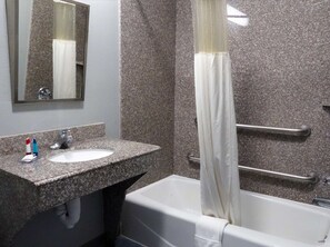 Suite, 1 Queen Bed, Non Smoking (Jacuzzi) | Bathroom | Combined shower/bathtub, free toiletries, hair dryer, towels