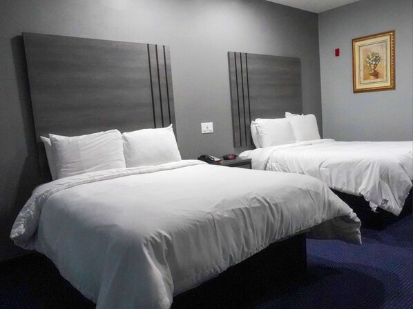 Suite, 2 Queen Beds, Non Smoking