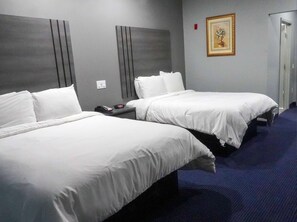 Suite, 2 Queen Beds, Non Smoking | Individually decorated, individually furnished, desk, soundproofing - Americas Best Value Inn & Suites Bush Intl Airport (Humble)