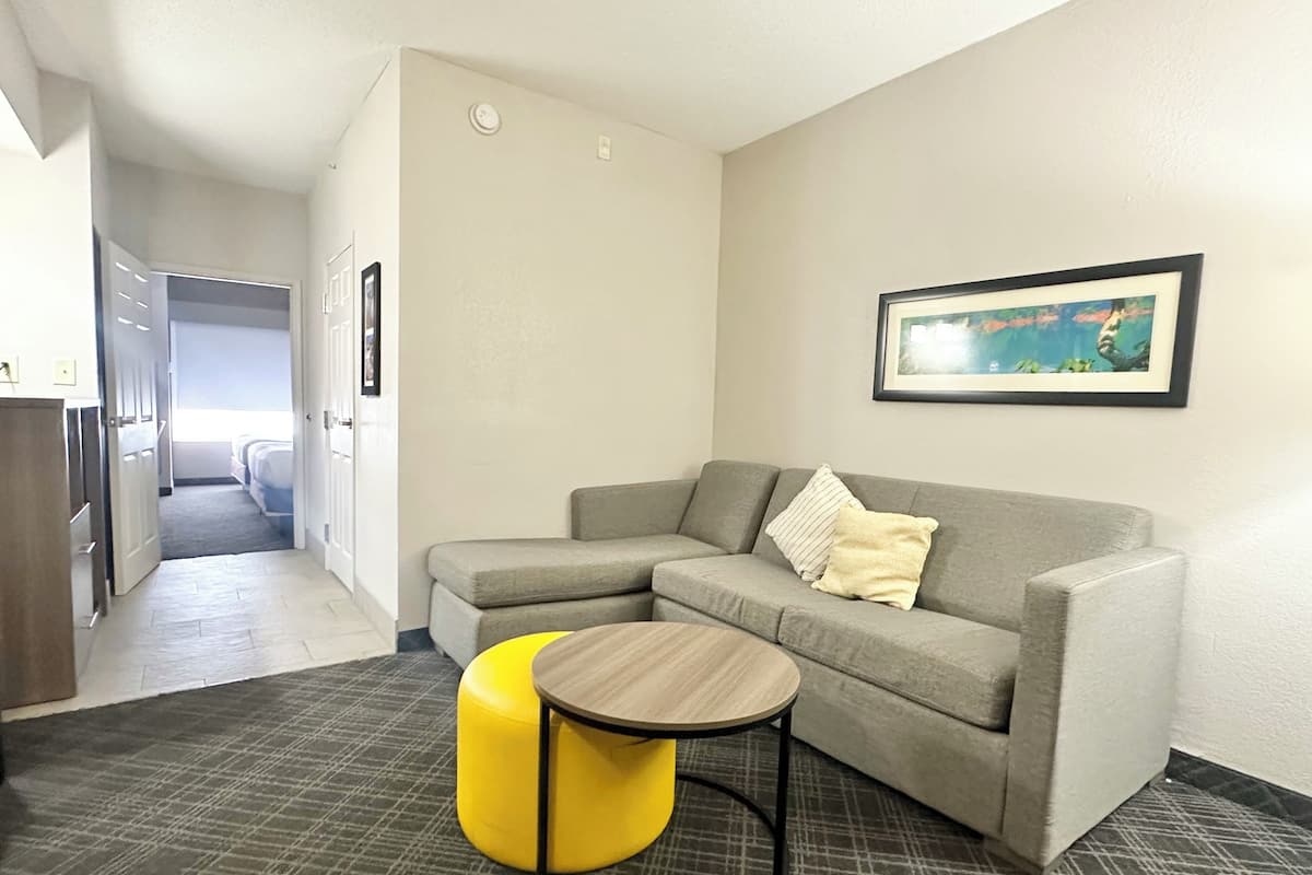 1 chambre, literie de qualité, coffre-fort, bureau