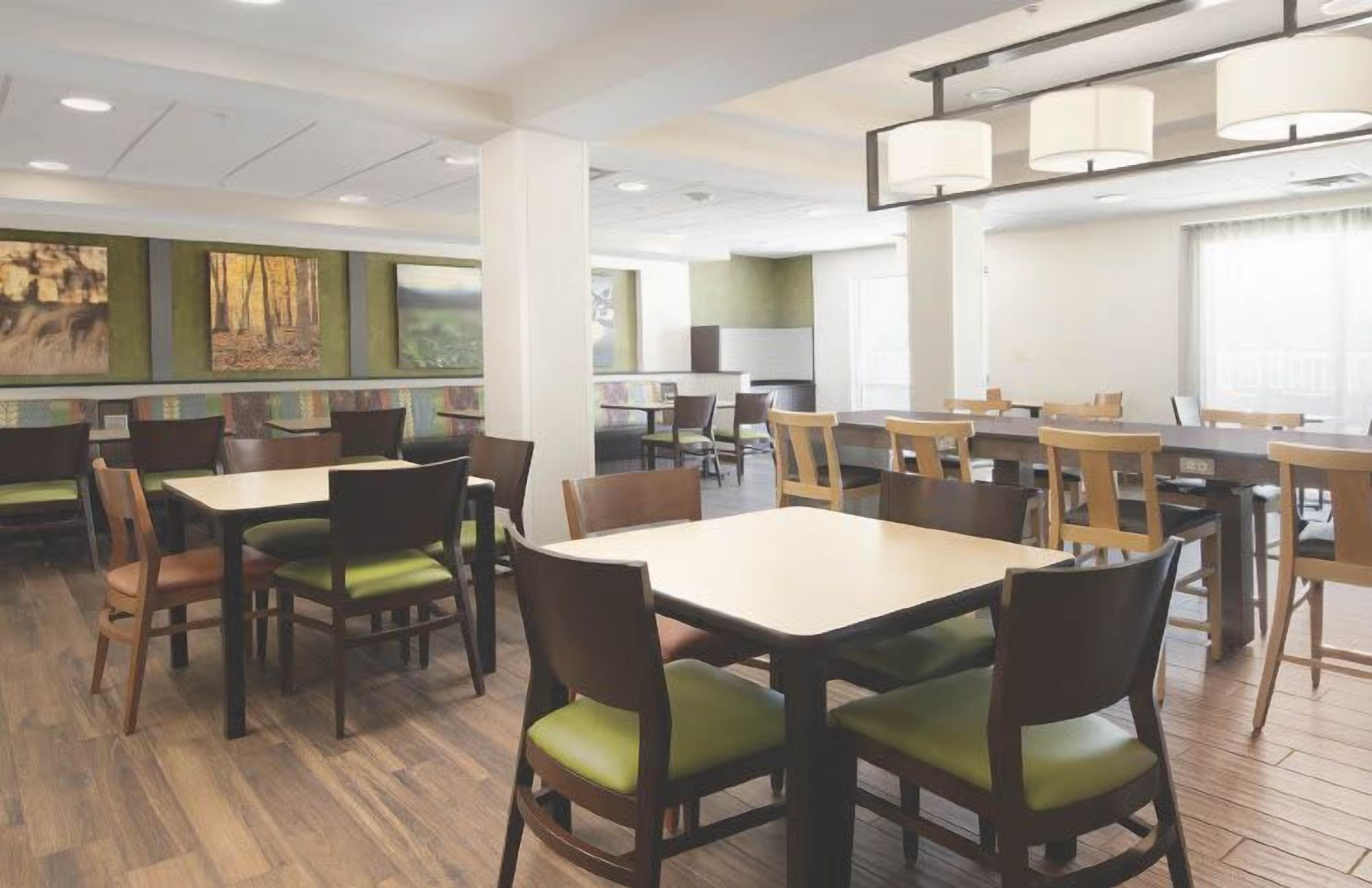 free continental breakfast