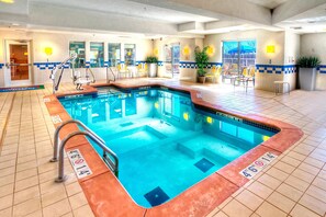 Indoor pool - Fairfield Inn & Suites by Marriott Edmond (Edmond)