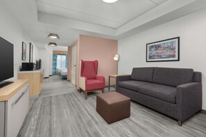 2 Queen Beds Junior Suites with Sofabed | Vardagsrum | LCD-tv