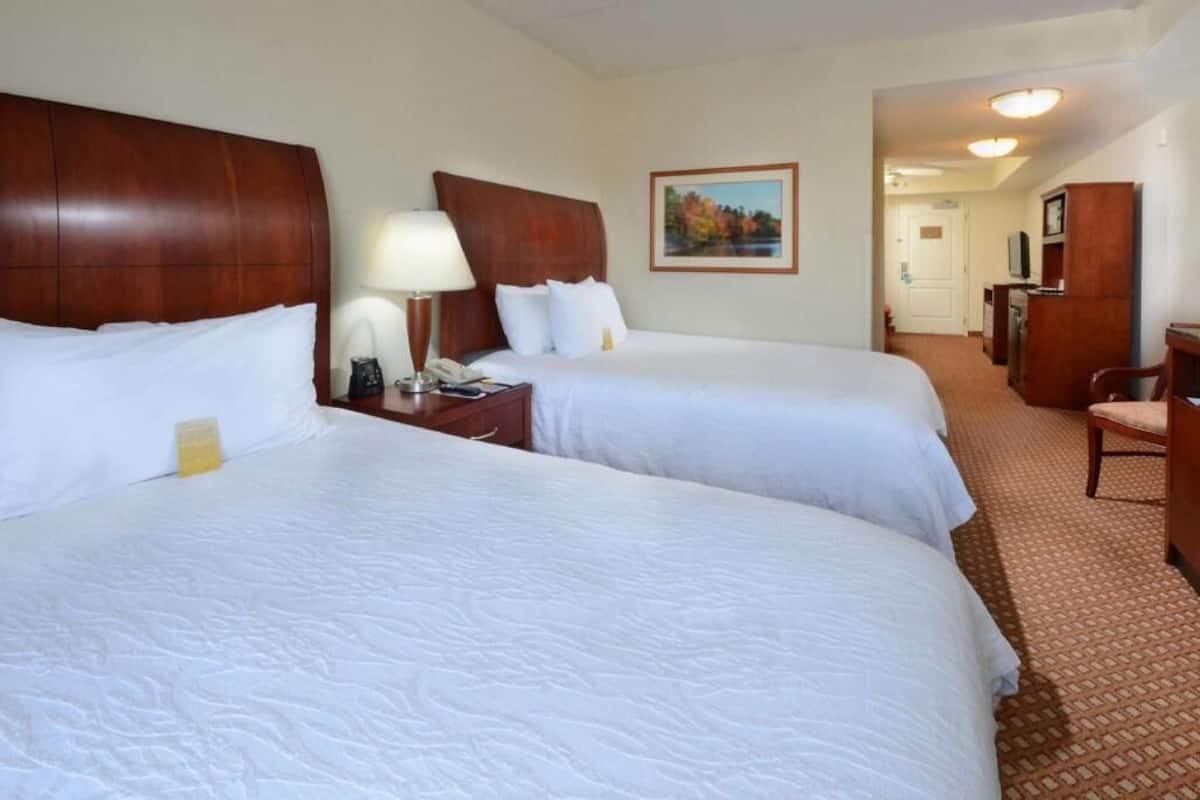Premium bedding, down comforters, in-room safe, desk