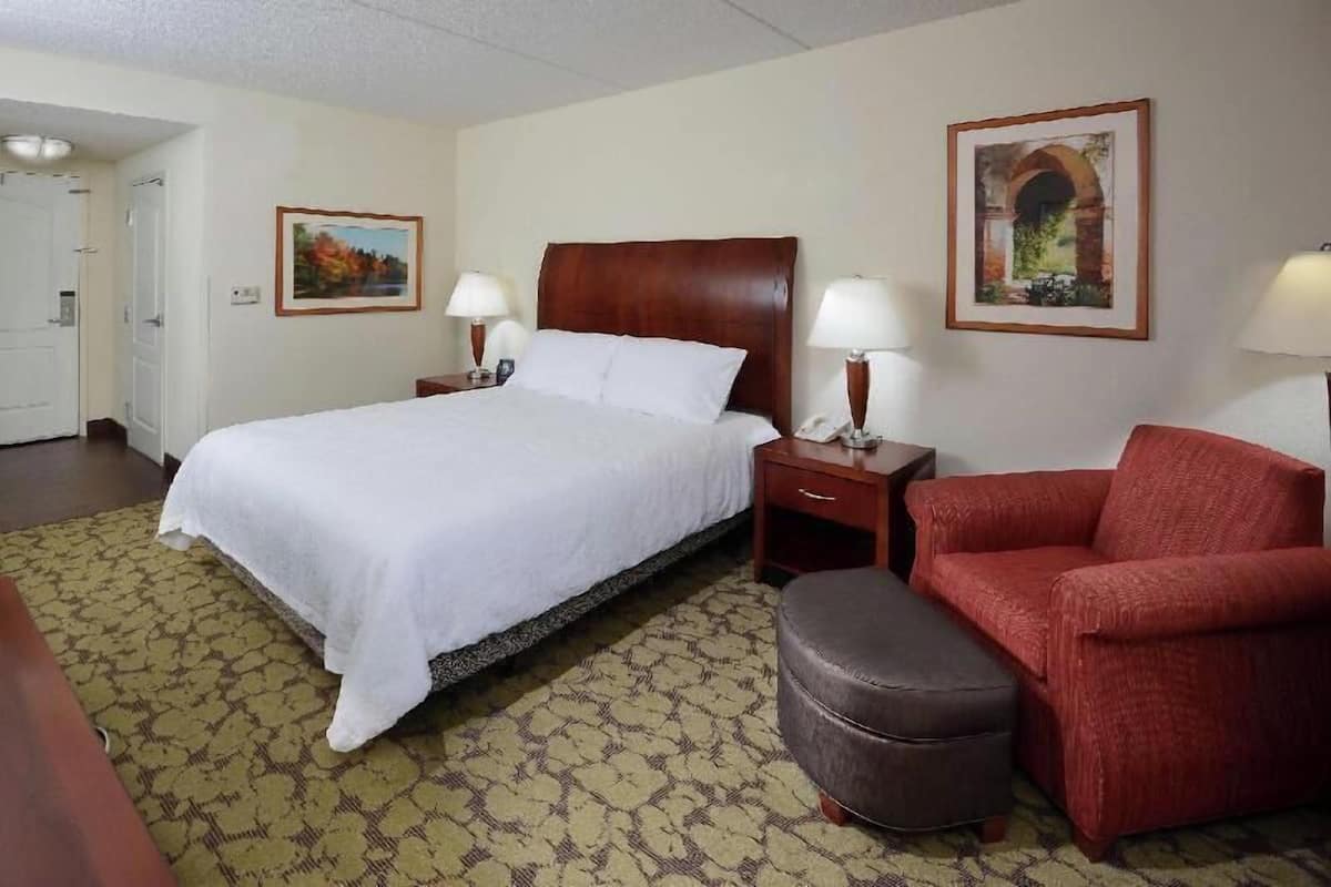 Premium bedding, down comforters, in-room safe, desk