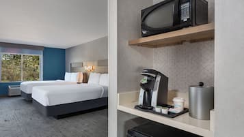 Premium bedding, in-room safe, desk, iron/ironing board