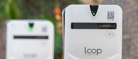 Borne de recharge pour véhicule électrique