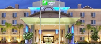 Holiday Inn Express & Suites Fresno (River Park) Hwy 41 by IHG