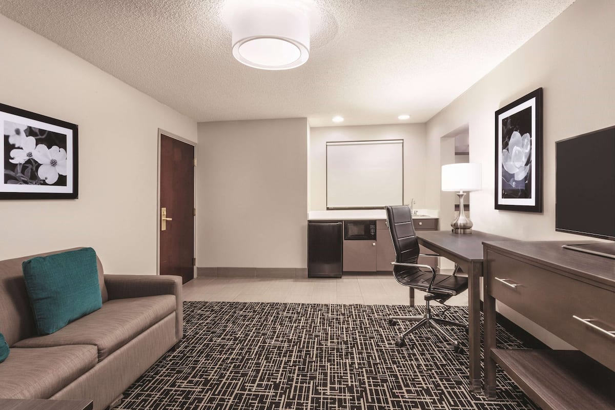 Suite, 2 Queen Beds, Non Smoking | Premium bedding, in-room safe, desk, blackout curtains
