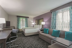 Quarto luxo, 1 cama King, para não fumantes (Deluxe Executive Room) | Roupas de cama premium, cofres nos quartos, escrivaninha