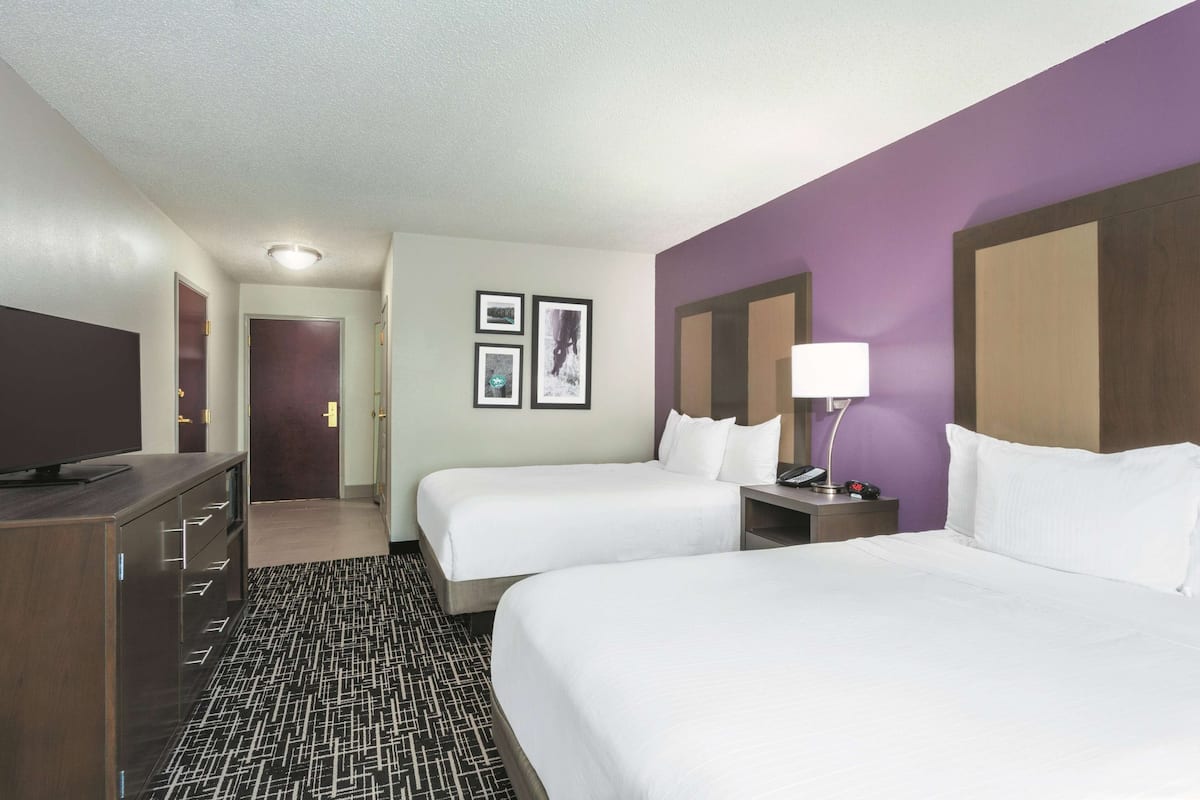 Room, 2 Queen Beds, Accessible, Non Smoking (Mobility Accessible) | Premium bedding, in-room safe, desk, blackout drapes