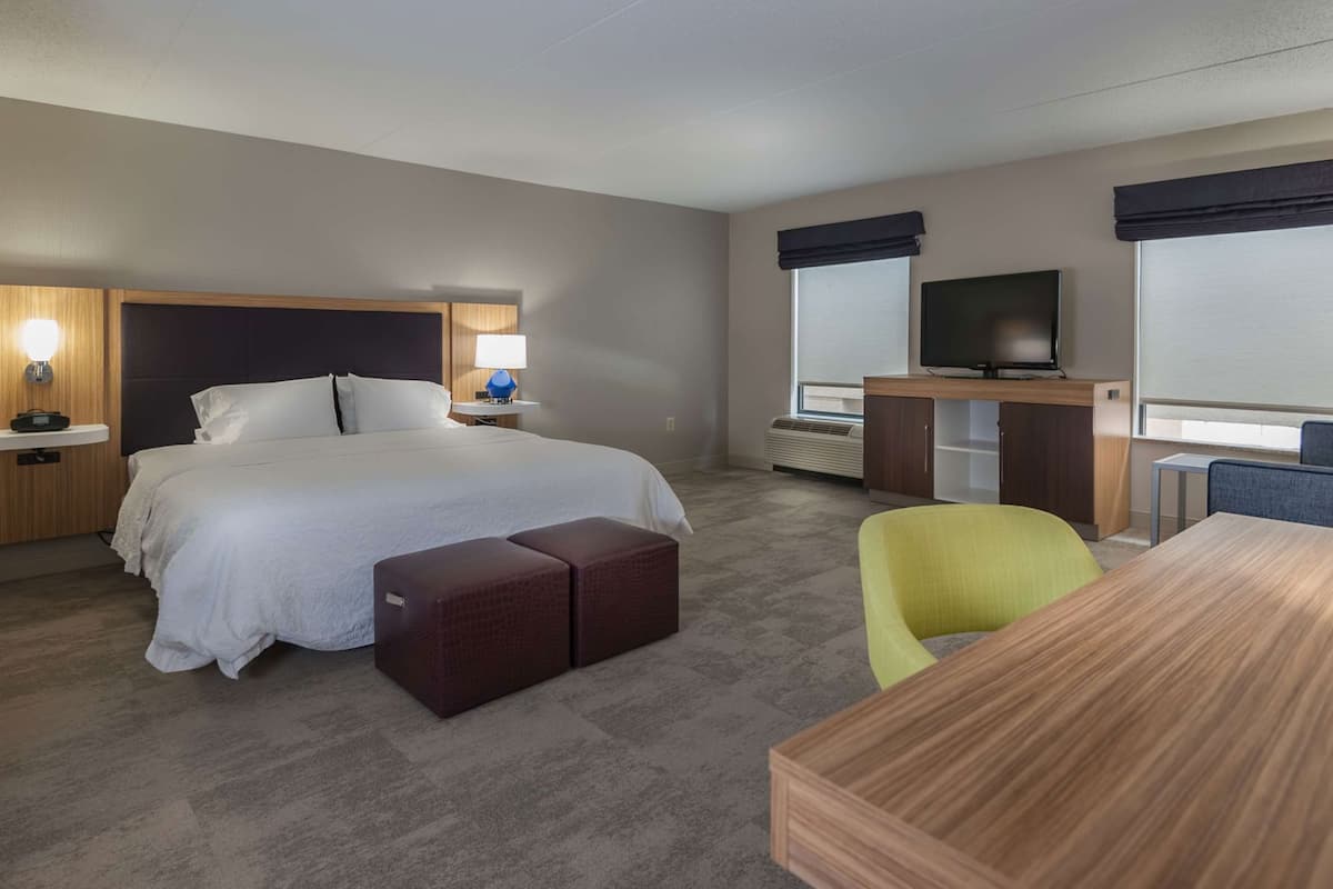 1 bedroom, hypo-allergenic bedding, Select Comfort beds, in-room safe