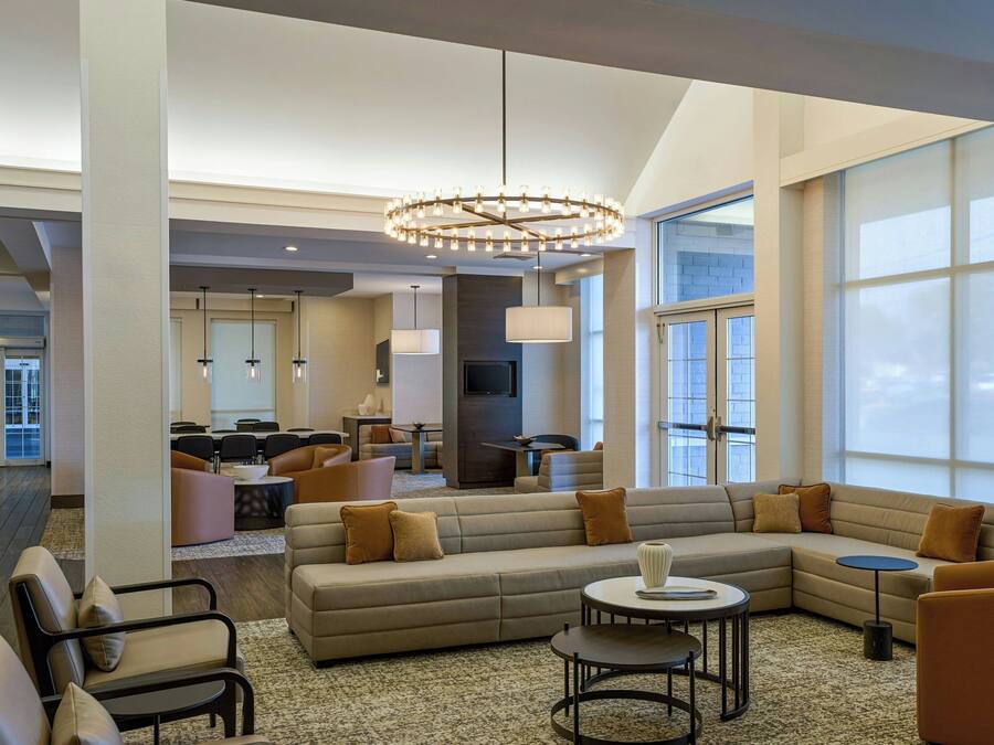 Lobby lounge