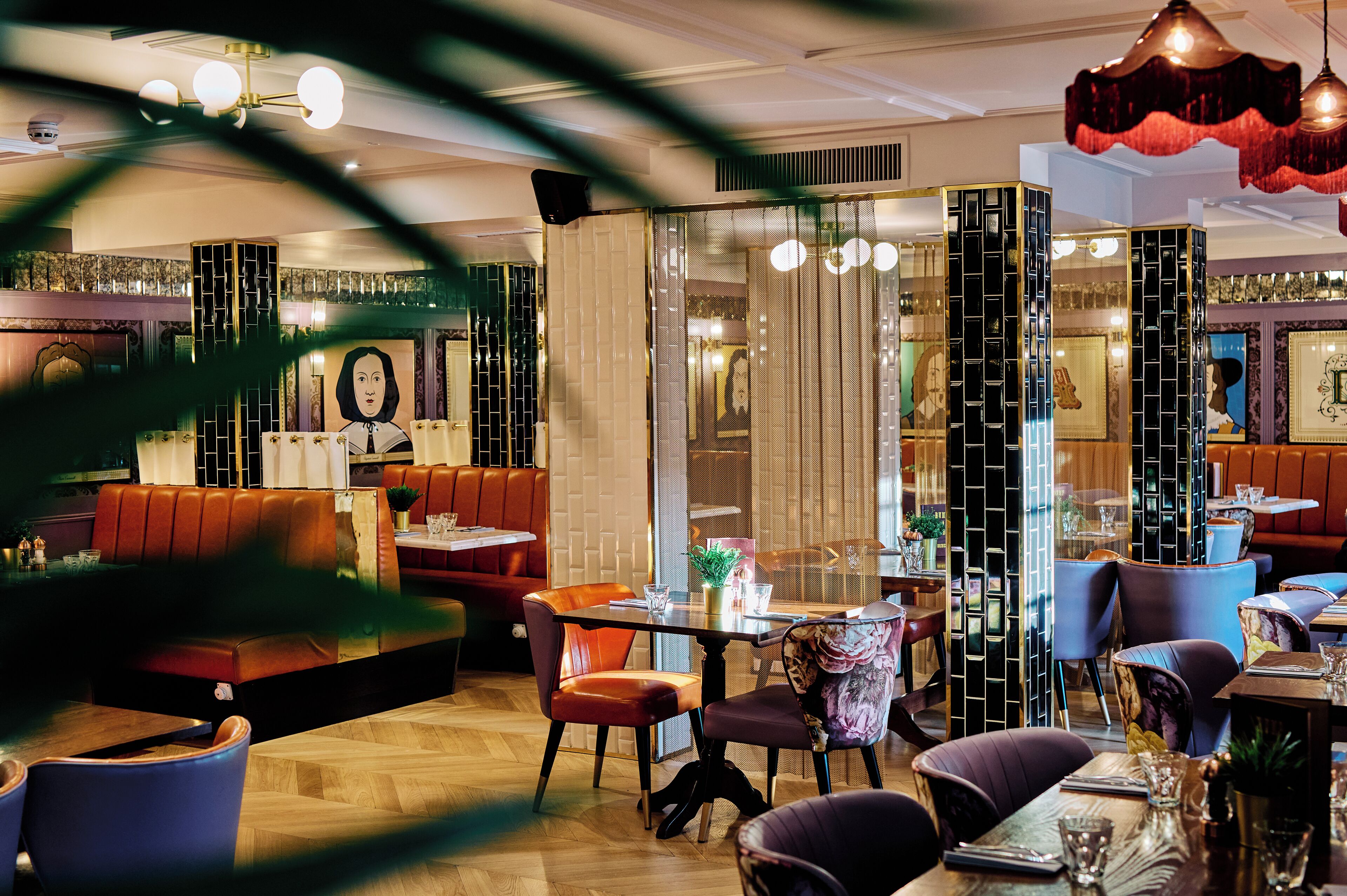 breakfast, lunch, dinner served; british cuisine