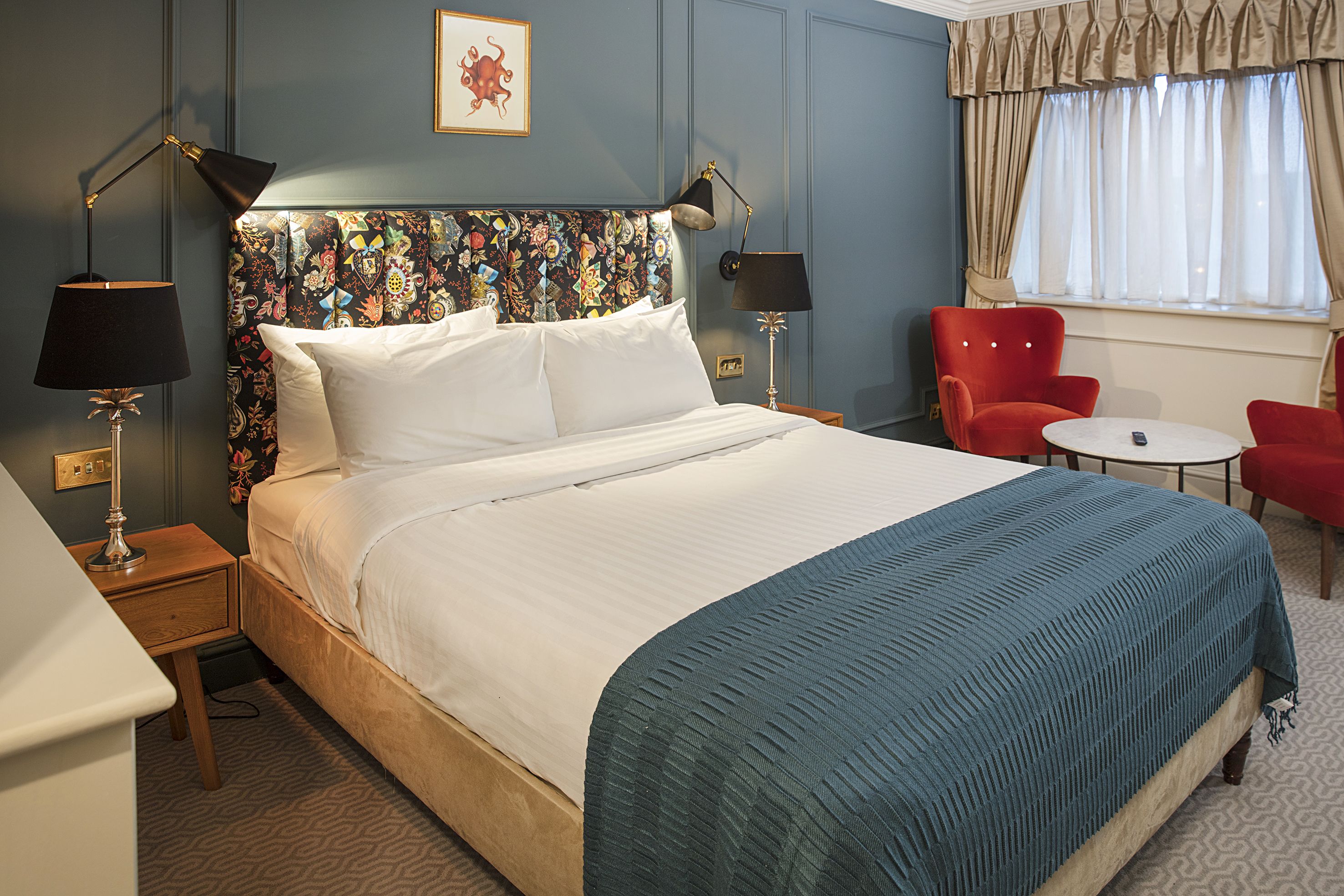 in-room safe, individually decorated, individually furnished, desk