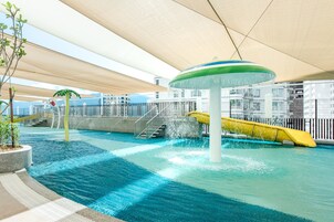 2 outdoor pools, sun loungers