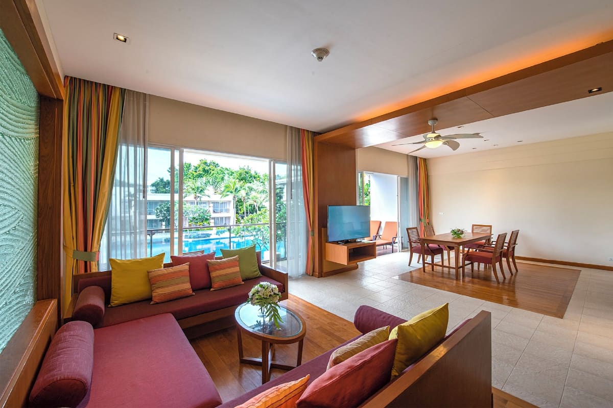 Suite, 2 Bedrooms, Non Smoking, Resort View (Corner) | 1 bedroom, premium bedding, minibar, in-room safe