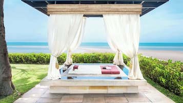 BehandlungsrĂ€ume fĂŒr Paare, Sauna, Whirlpool, Dampfbad