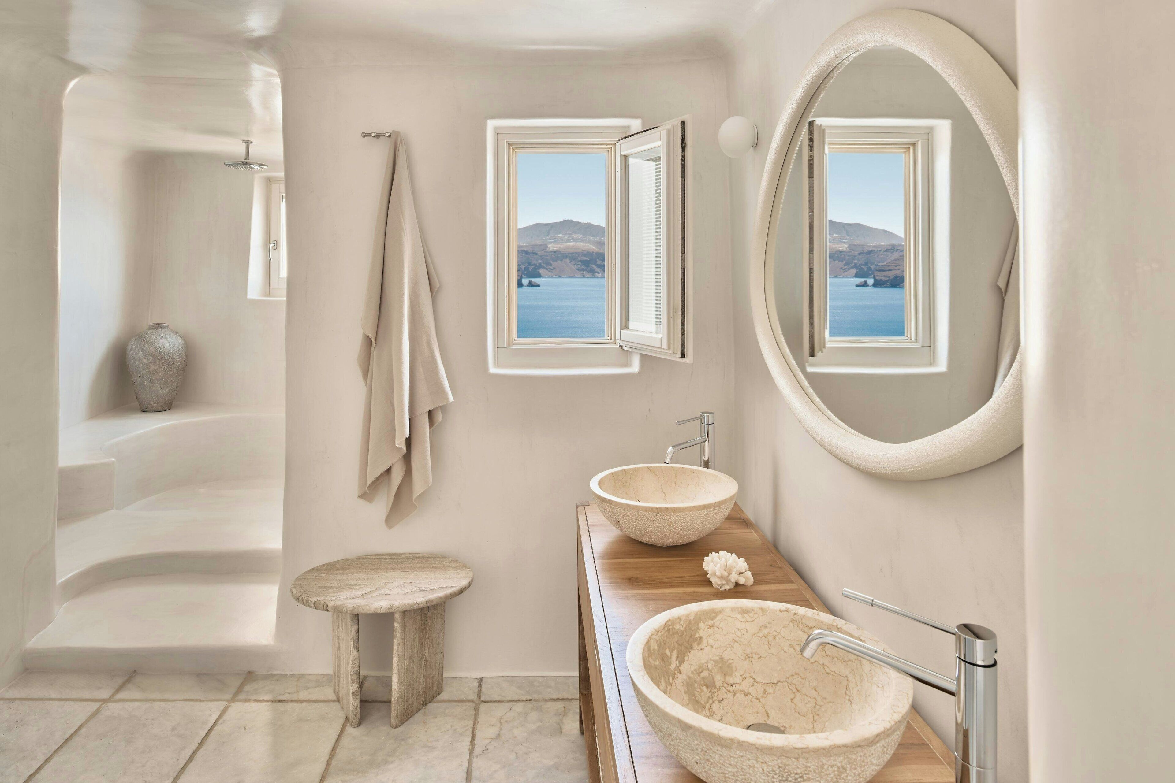 Photo - Mystique, a Luxury Collection Hotel, Santorini