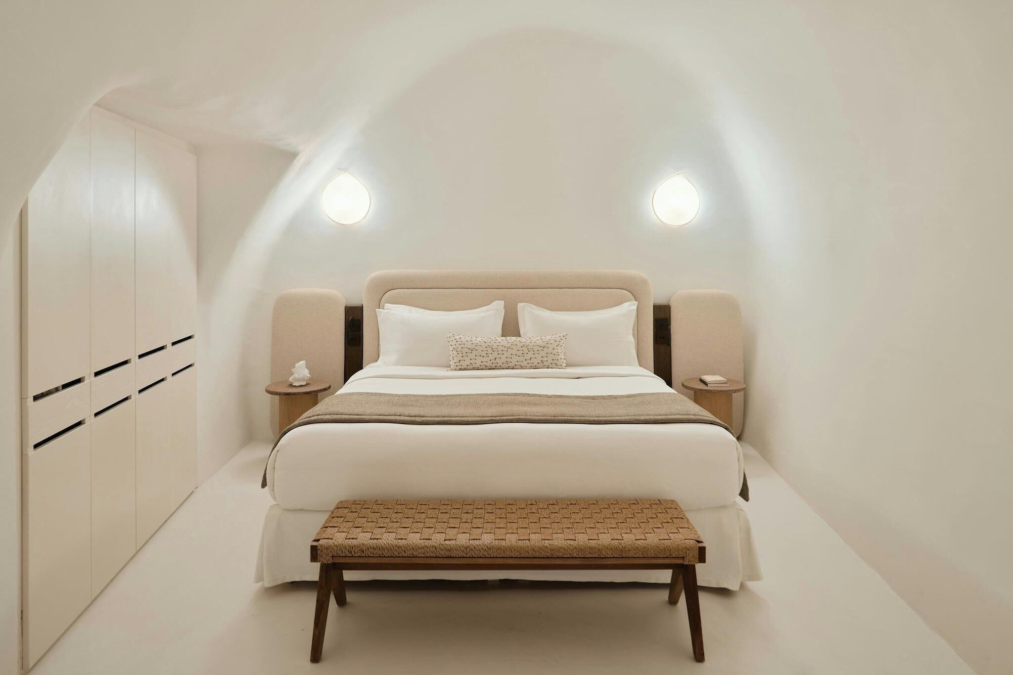 Premium bedding, minibar, in-room safe, WiFi (free)