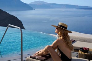 2 outdoor pools, pool umbrellas, sun loungers - Mystique, a Luxury Collection Hotel, Santorini (Santorini)