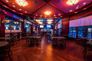 5 bars/lounges, beach bar