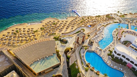 Exterior. Reef Oasis Blue Bay Resort