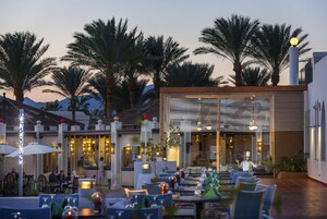 3 restaurants, breakfast served