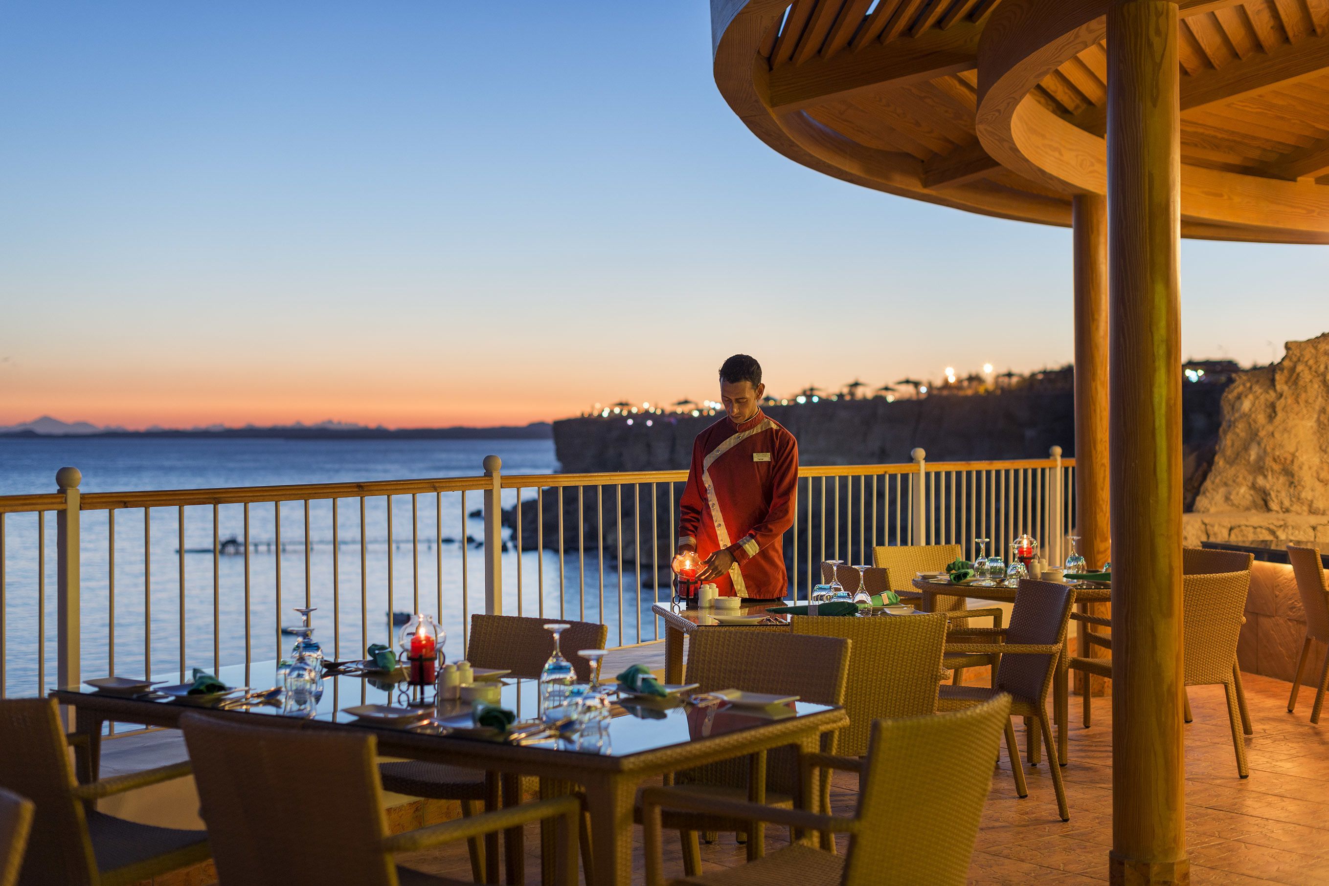 7 restaurants servant le petit déjeuner, le déjeuner et le dîner
