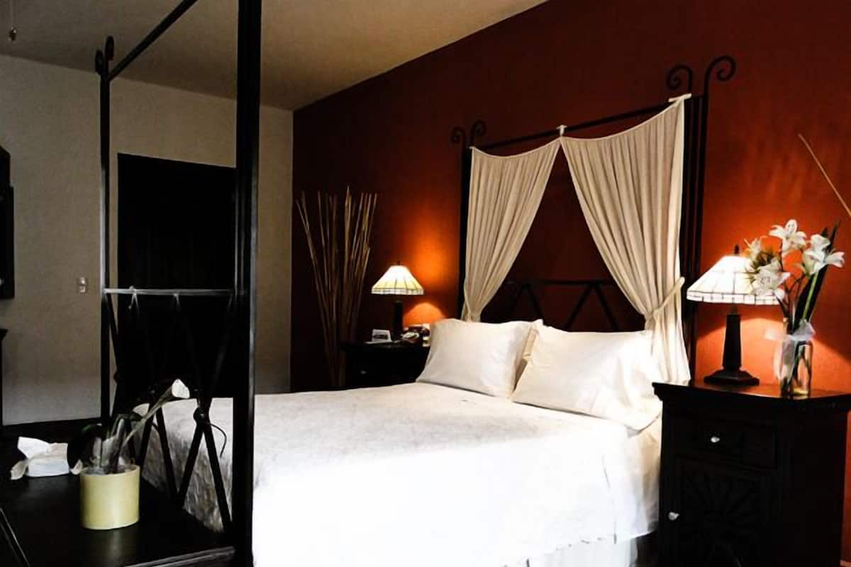 Classic Room | Peralatan tempat tidur premium, peti besi dalam bilik
