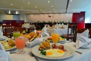 Food and drink - Holiday Inn Zona Centro by IHG (Mexico City)