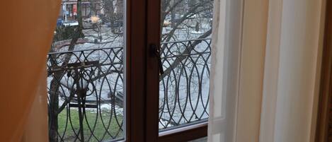 Kamar Double Standar | Pemandangan dari kamar