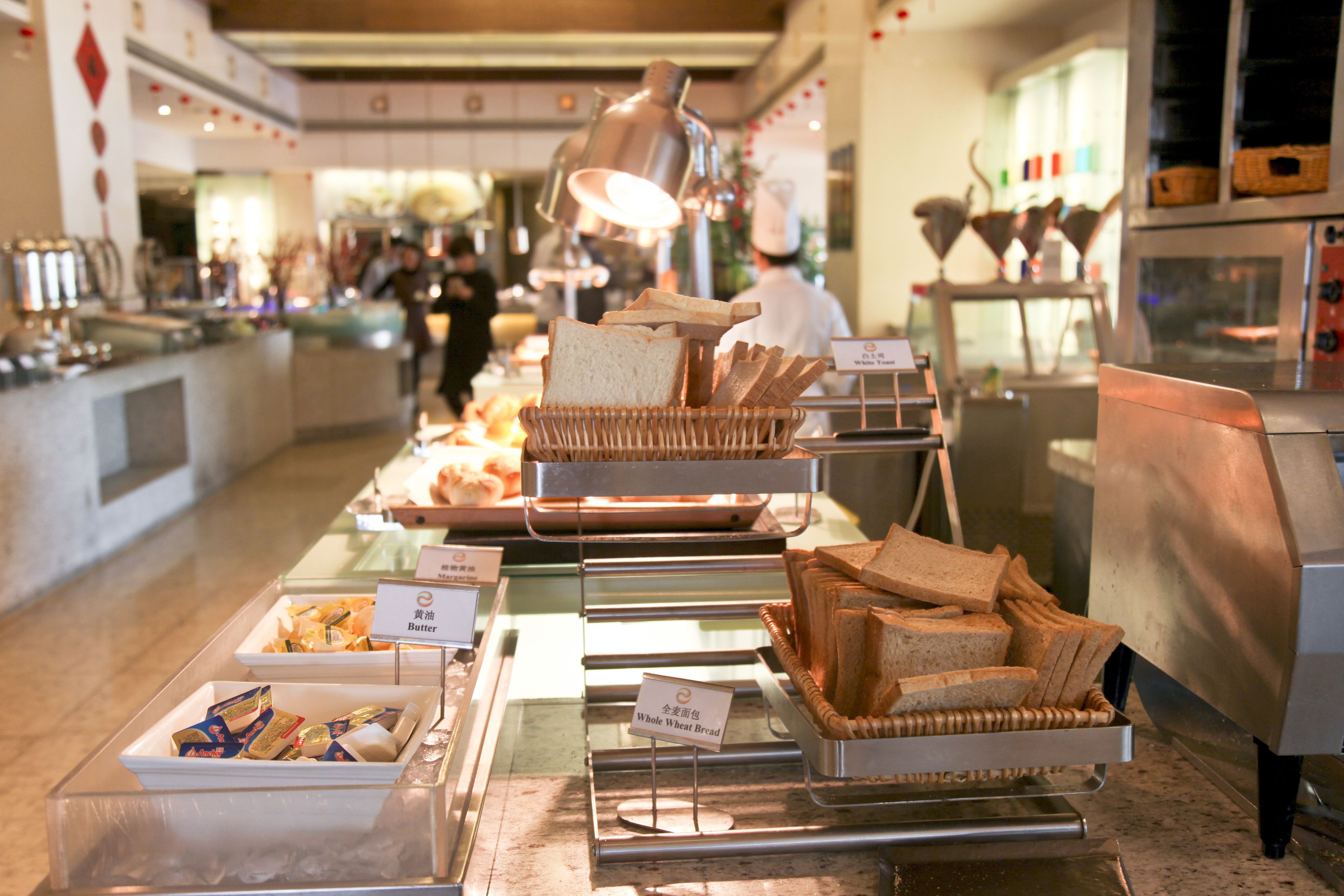 Self-serve breakfast on weekdays (CNY 170 per person)