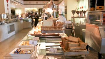 Bữa sáng tự phục vụ vào các ngày trong tuần (170 CNY/mỗi người)