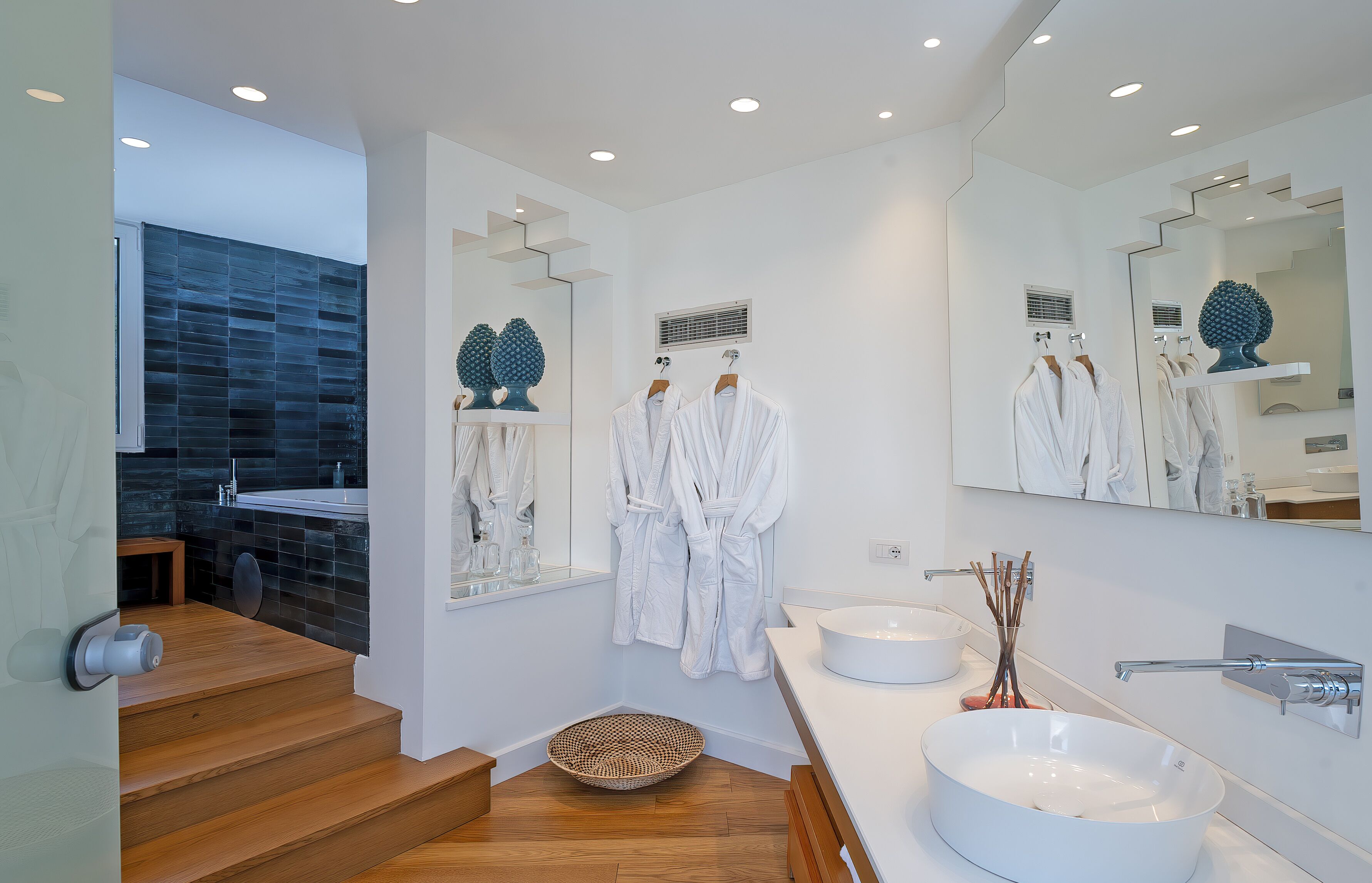 executive suite, terrace, sea view | bathroom | rainfall showerhead, free toiletries, hair dryer, towels