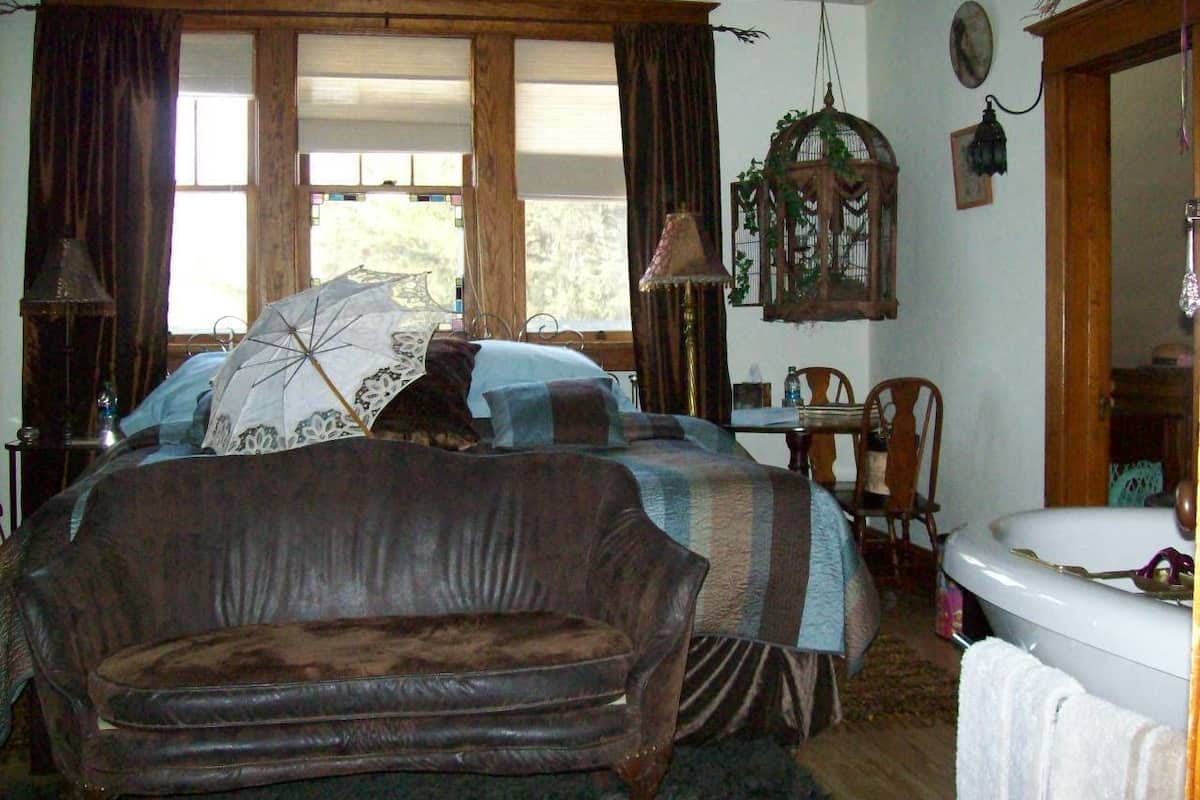 Suite, 2 Bedrooms, Non Smoking (English Garden) | Living room | TV, fireplace, DVD player